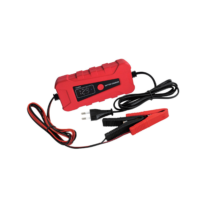 TMAP1204G Araç Akü Şarj Cihazını Otomatik Olarak Düzenliyor